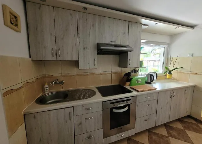 Na Parterze * 波别罗沃